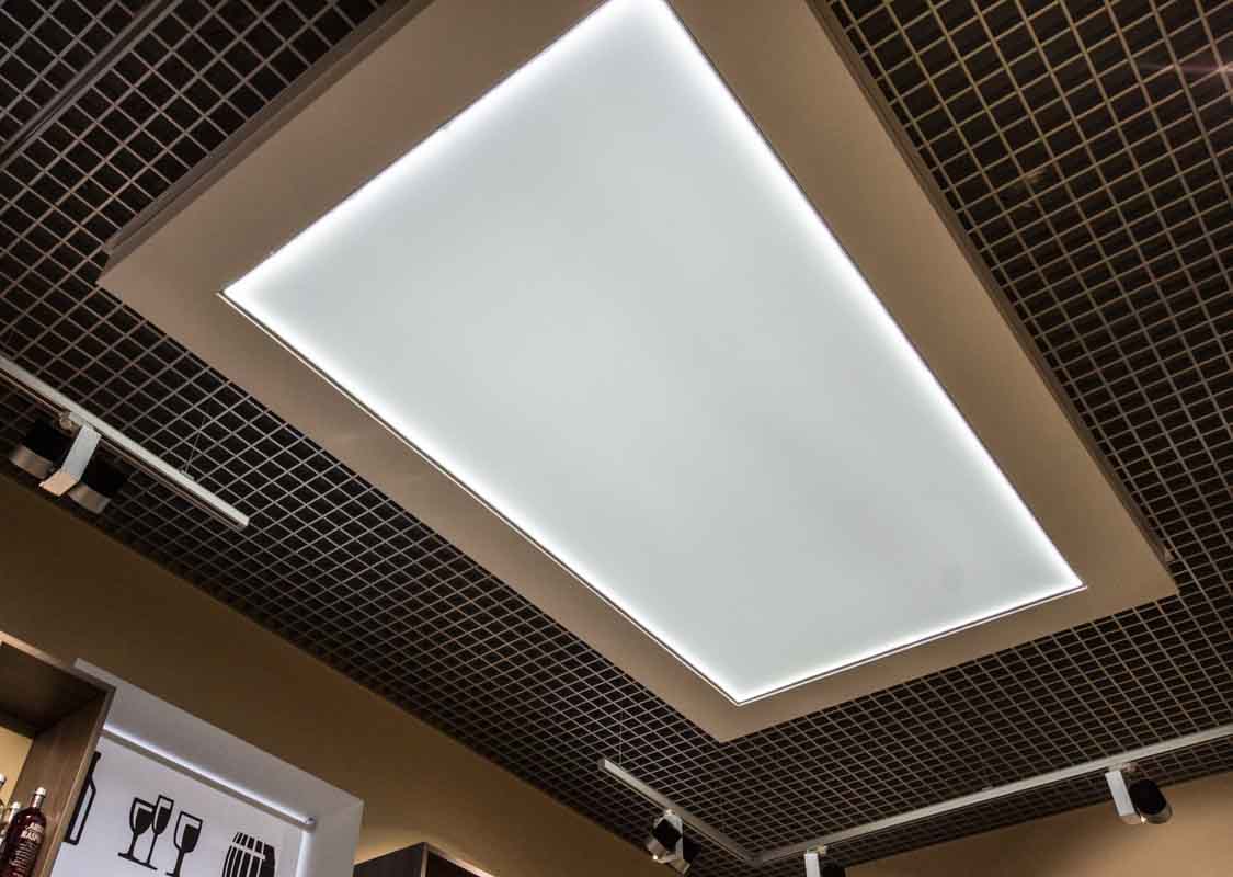 полупрозрачный потолок с подсветкой фото и цена